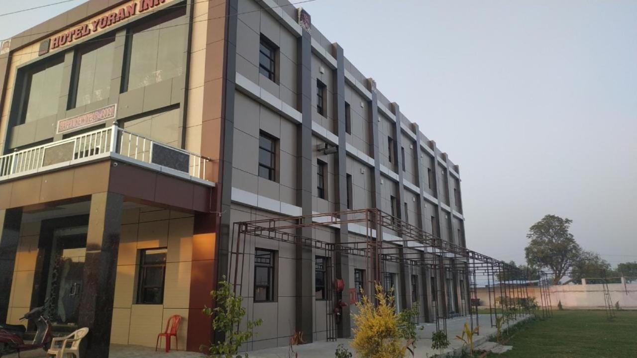 Hotel Yoran Inn & Restaurant By Wb Inn Sadabad Exterior photo